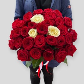 Букет из 33 роз с фишкой