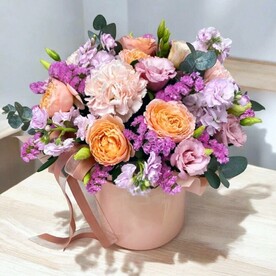 Коробка цветов с пионовой розой Джульетта