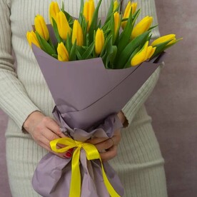 Букет из 15 желтых тюльпанов