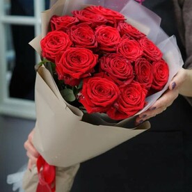 Букет из 15 красных роз
