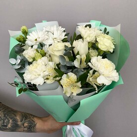 Белые ночи / сборный белоснежный букет