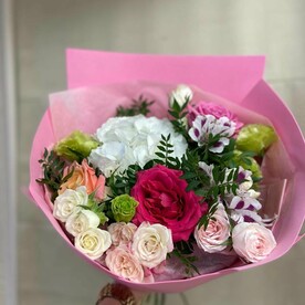 Букет с гортензией