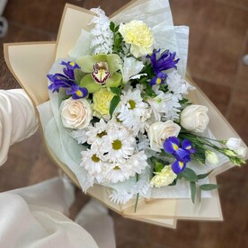 Букет с ирисами