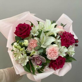 Букет с лилией