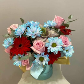 Композиция с красными герберами