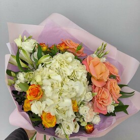 Букет с гортензией