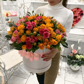 Коробка кустовых роз