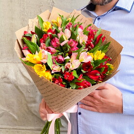 Букет из Альстромерий "Весенние Ночи"