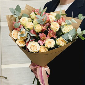 Нежный Букет из кустовых роз и альстромерии «Романтик»