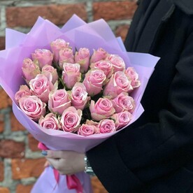 25 розовых роз Кения
