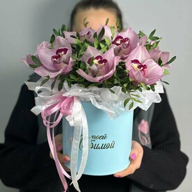 Коробка с орхидей и эвкалиптом Моей любимой