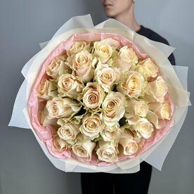 Букет нежных роз Шармант 25шт
