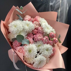 Букет из кустовых роз