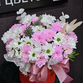 Коробка с хризантемой