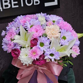 Коробка с лилиями