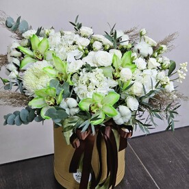 Коробочка с орхидеями