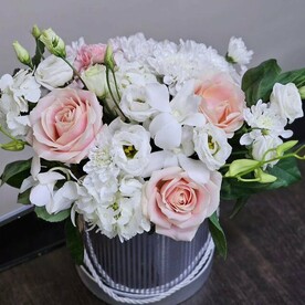 Коробочка с эустомой