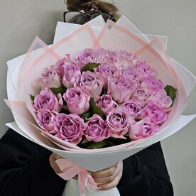Букет с сиреневой розой