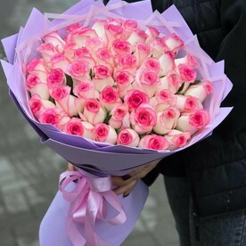 Букет из 51 розы джумилия в упаковке