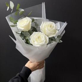 Букет из белых роз