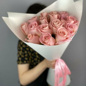 Букет из 15 розовых роз Эквадор