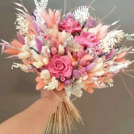 Букет сухоцветов с розами