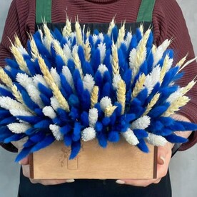 Композиция из сухоцветов в коробке