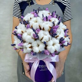 Букет сухоцветов в шляпной коробке