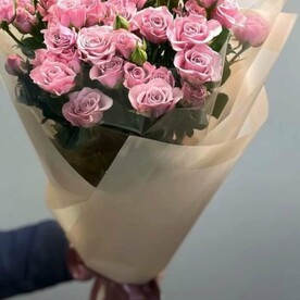 Букет кустовых роз