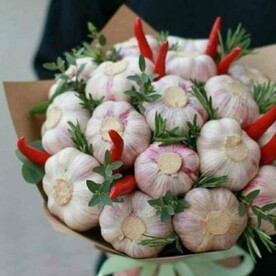 Съедобный букет из чеснока