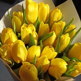 Букет желтых тюльпанов