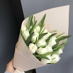 Букет белых тюльпанов