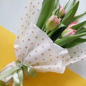 Букет-комплимент из тюльпанов