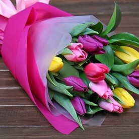 Букет разноцветных тюльпанов «Радуга»