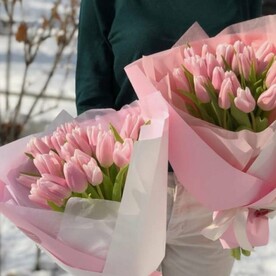 Букет розовых тюльпанов