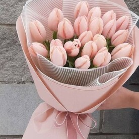 Букет нежных тюльпанов