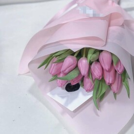 Букет фиолетовых тюльпанов на 8 марта