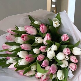 Букет «49 белых и розовых тюльпанов»