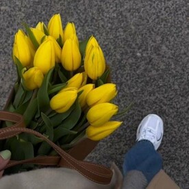 Букет желтых тюльпанов