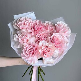 Монобукет из 9 французских роз от студии Mnogo Tsvetov