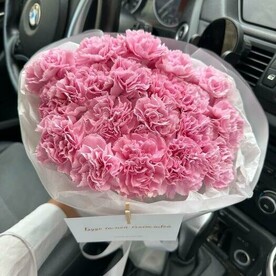 Монобукет из 31 диантуса от студии Mnogo Tsvetov