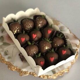 Клубника в шоколаде в коробочке