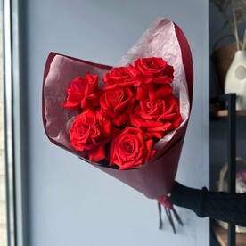 Французские розы красные