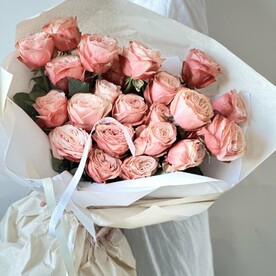 Букет из пионовидных роз «Кахала»