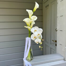 Букет невесты из калл и орхидеи