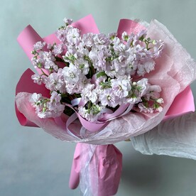 Ароматный букет из кустовой Маттиолы