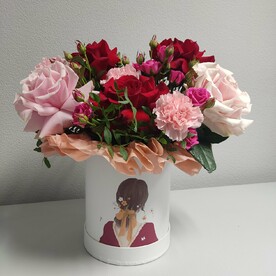 Композиция в шляпной коробке