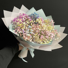 Букет из радужной гипсофилы