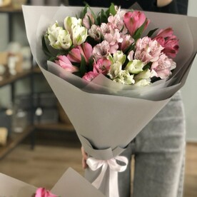 Букет 7 альстромерий