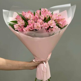 Букет 7 альстромерий